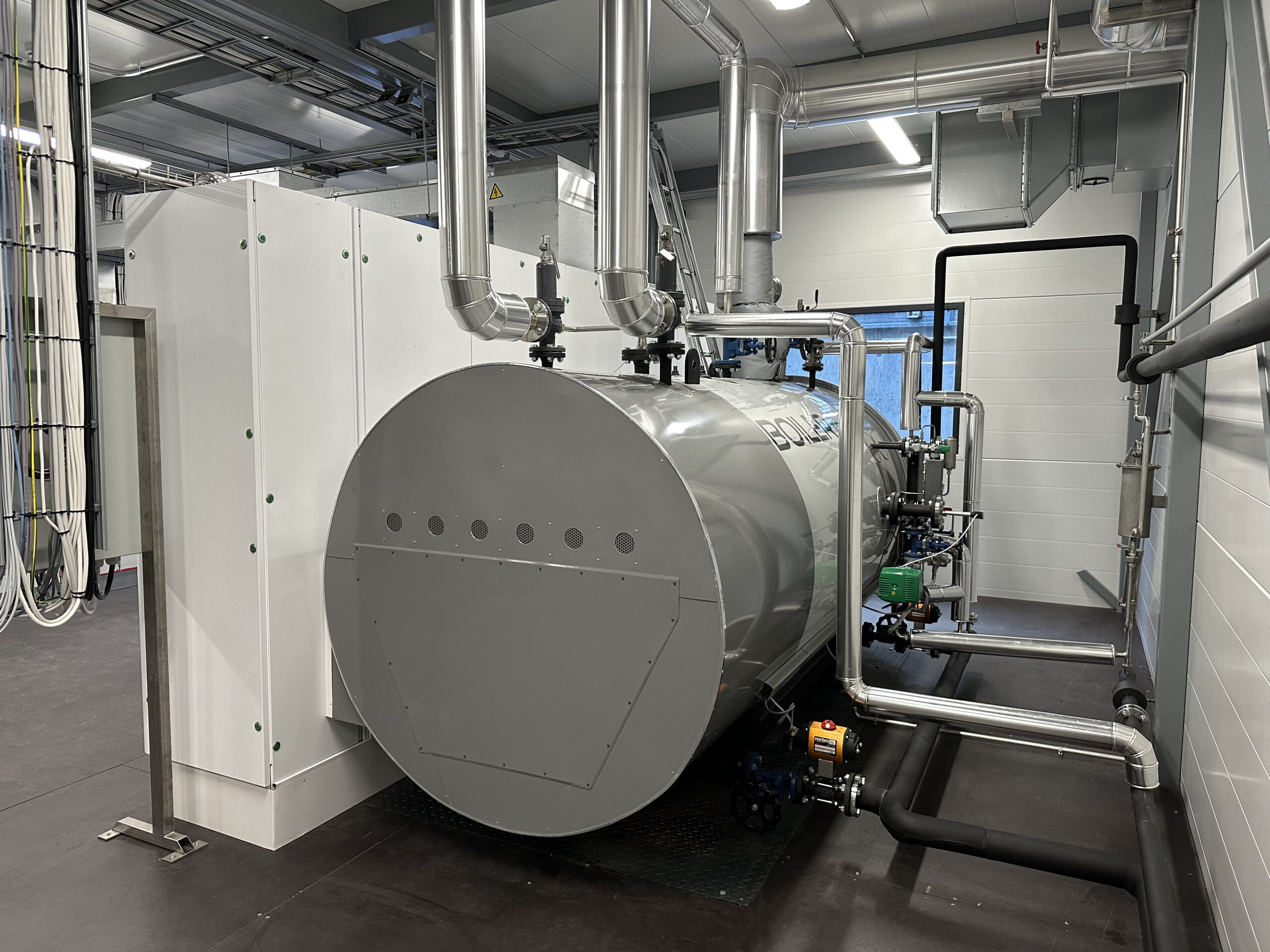 2MW höyrykattila järjestelmä- ja konttitoteutuksena elintarviketeollisuudessa